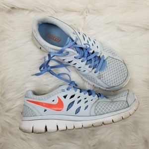 Nike WOMENS SNEAKERS SIZE 9
